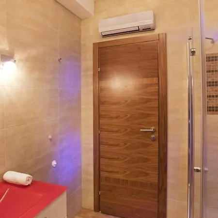 Diora Guest house Karojba