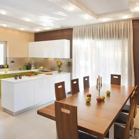 Guest house Diora Karojba